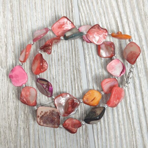 Vintage Pink Stone Beaded Necklace with Twist Lock Closure 20" - Picture 5 of 6